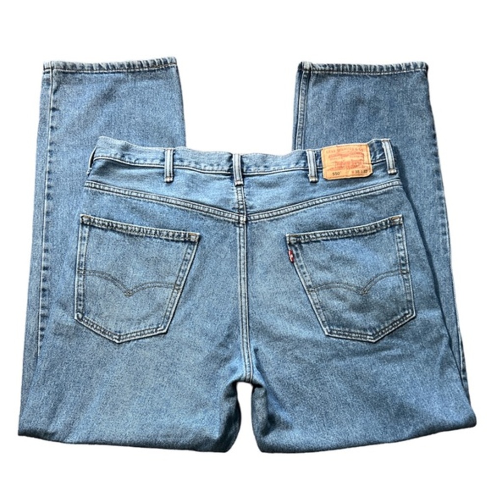 Levi’s 550 Men’s Red Tab Tapered Leg Relaxed Jeans Sz. 38‎